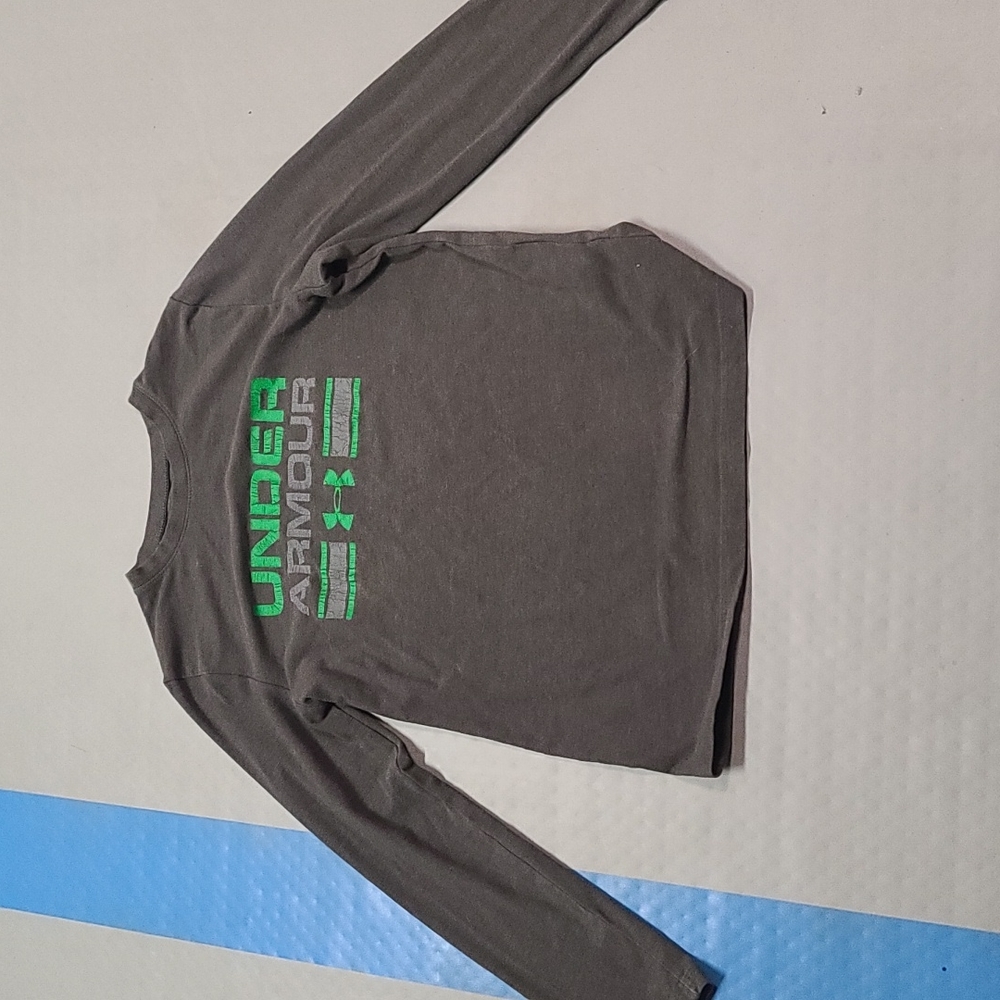 Boys under armour shirt 👕